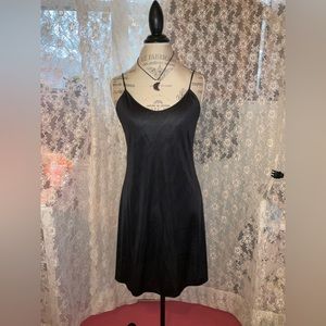 basic black slip